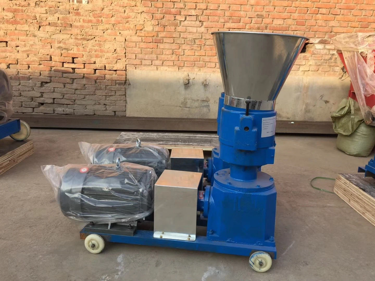 Small Sawdust Automatic Pellet Machines