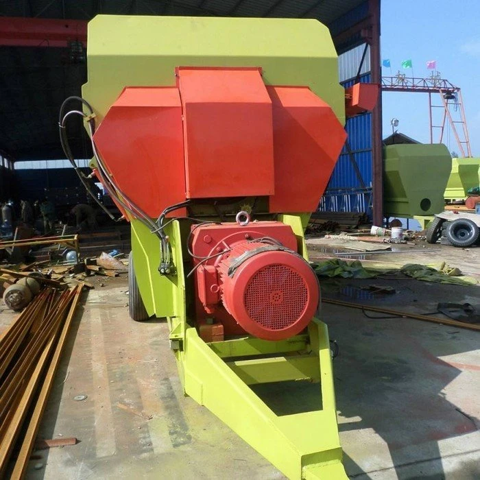 TMR feed mixer (3)