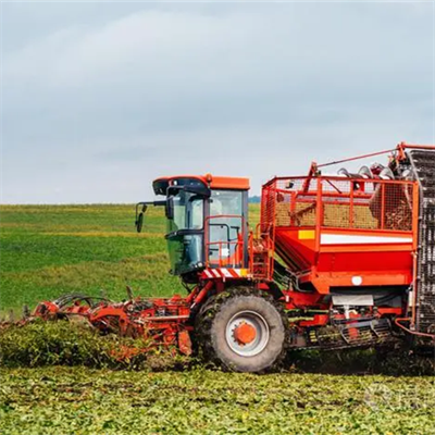 Mali izkopavalec krompirja